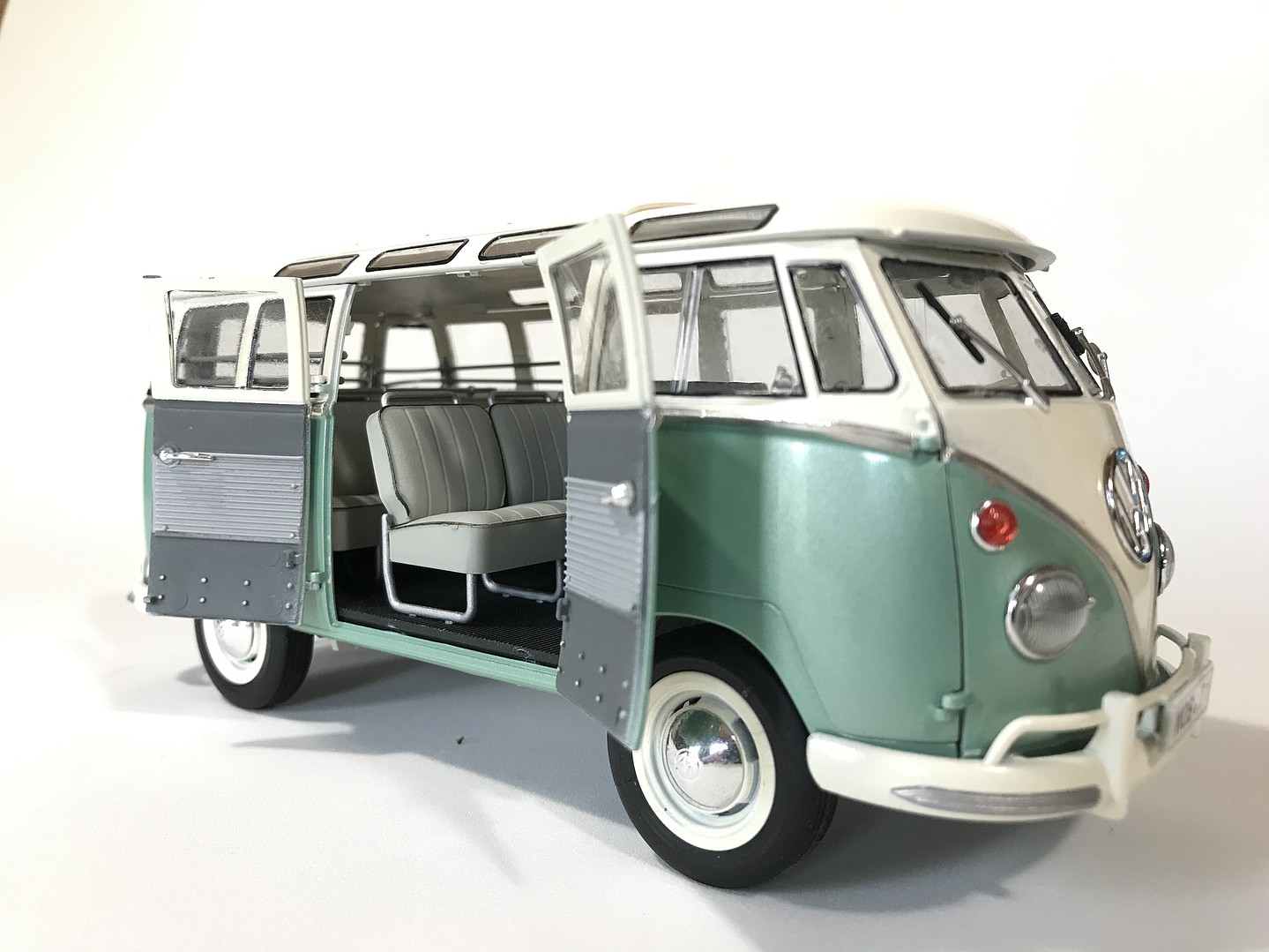 Gallery Pictures Revell-Germany VW Beetle Window Bus (Samba) (Re-Issue ...