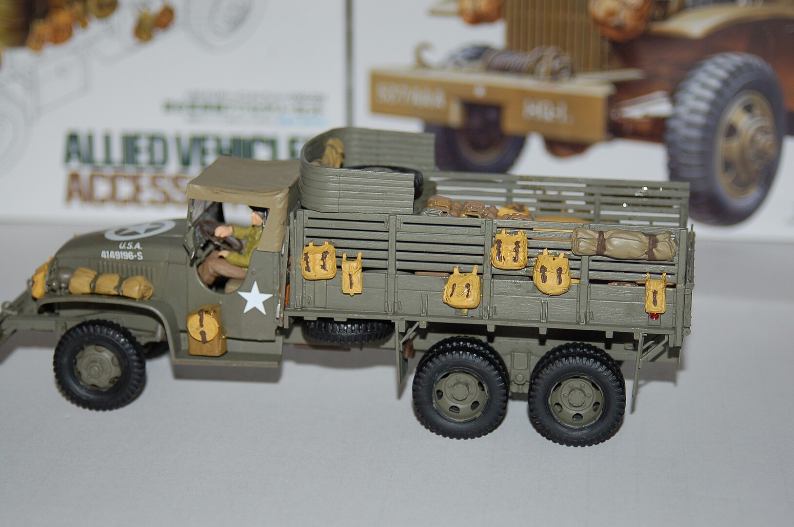 US 2.5 Ton 6x6 Cargo Truck -- Plastic Model Military Vehicle Kit -- 1/ ...