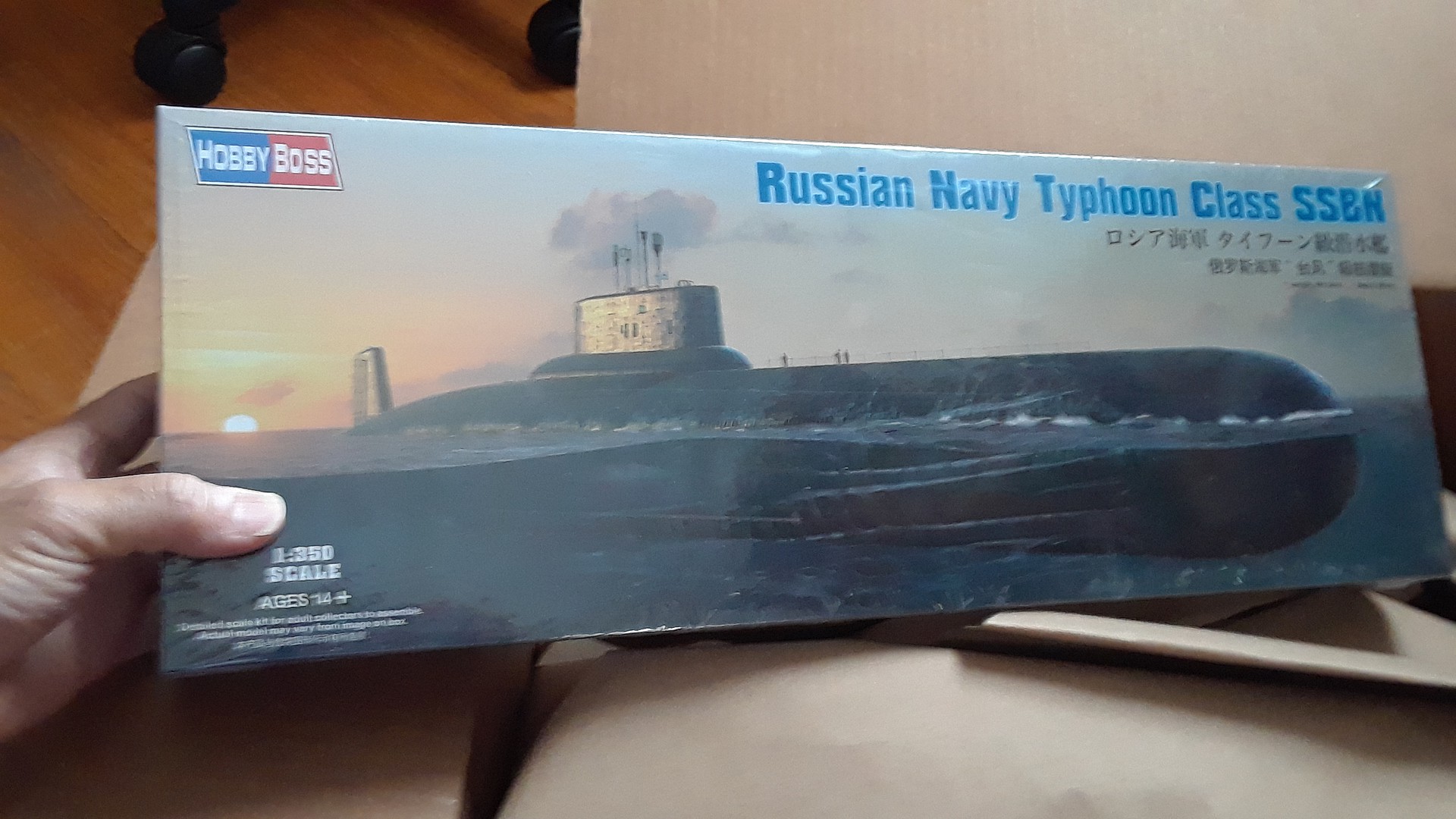 Russian Navy Typhoon Class SSBN -- Plastic Model Military Ship -- 1/350 ...