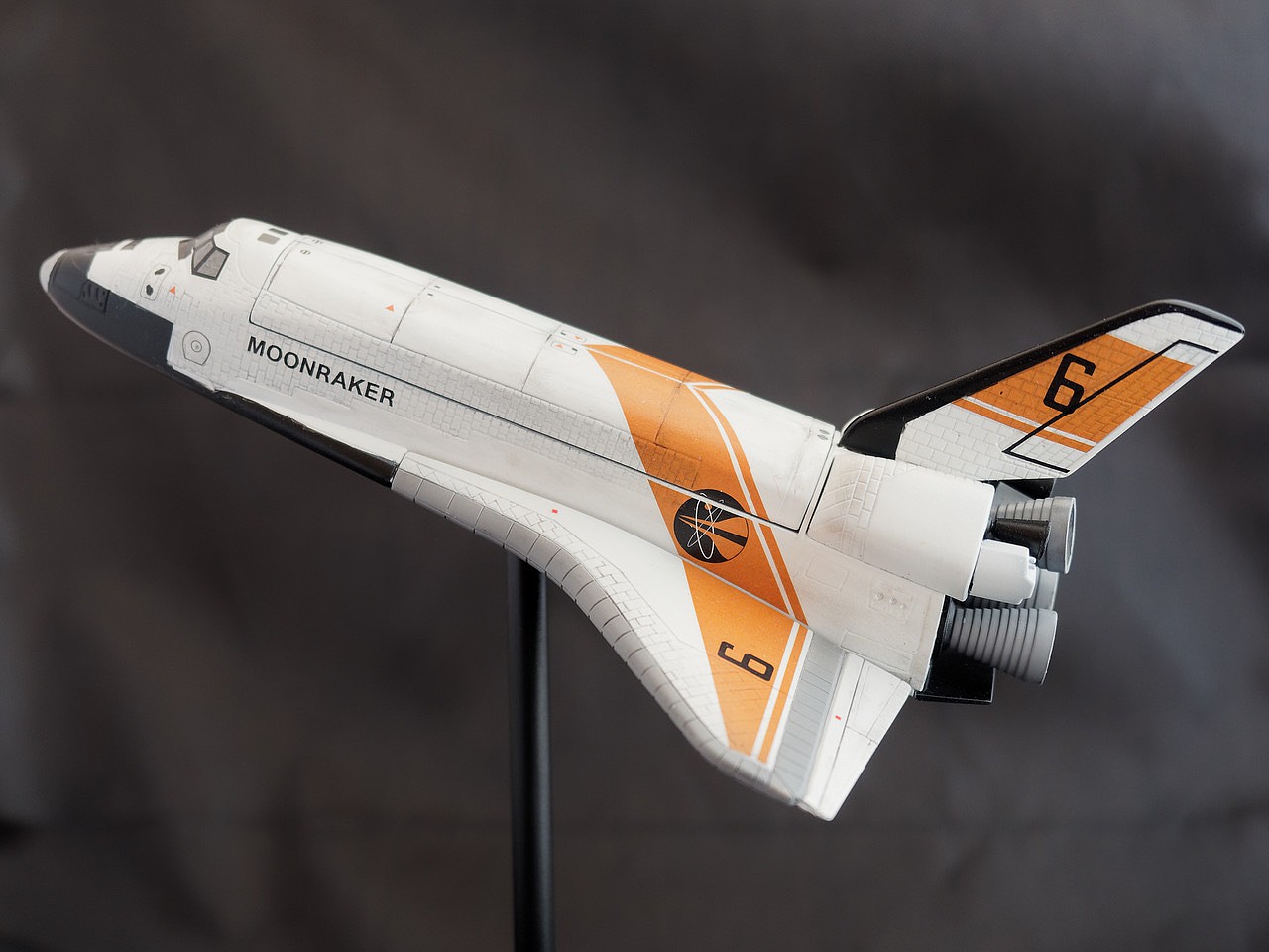 Skill 2 Model Kit Space Shuttle Boosters Moonraker James Bond 1/200 AMT Amt1208 for sale online 
