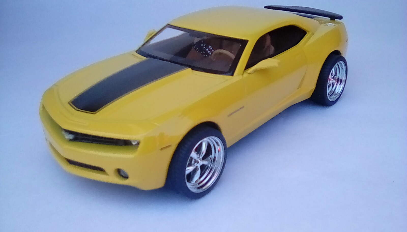 Camaro Concept Car -- Plastic Model Car Kit -- 1 25 Scale -- #851527 