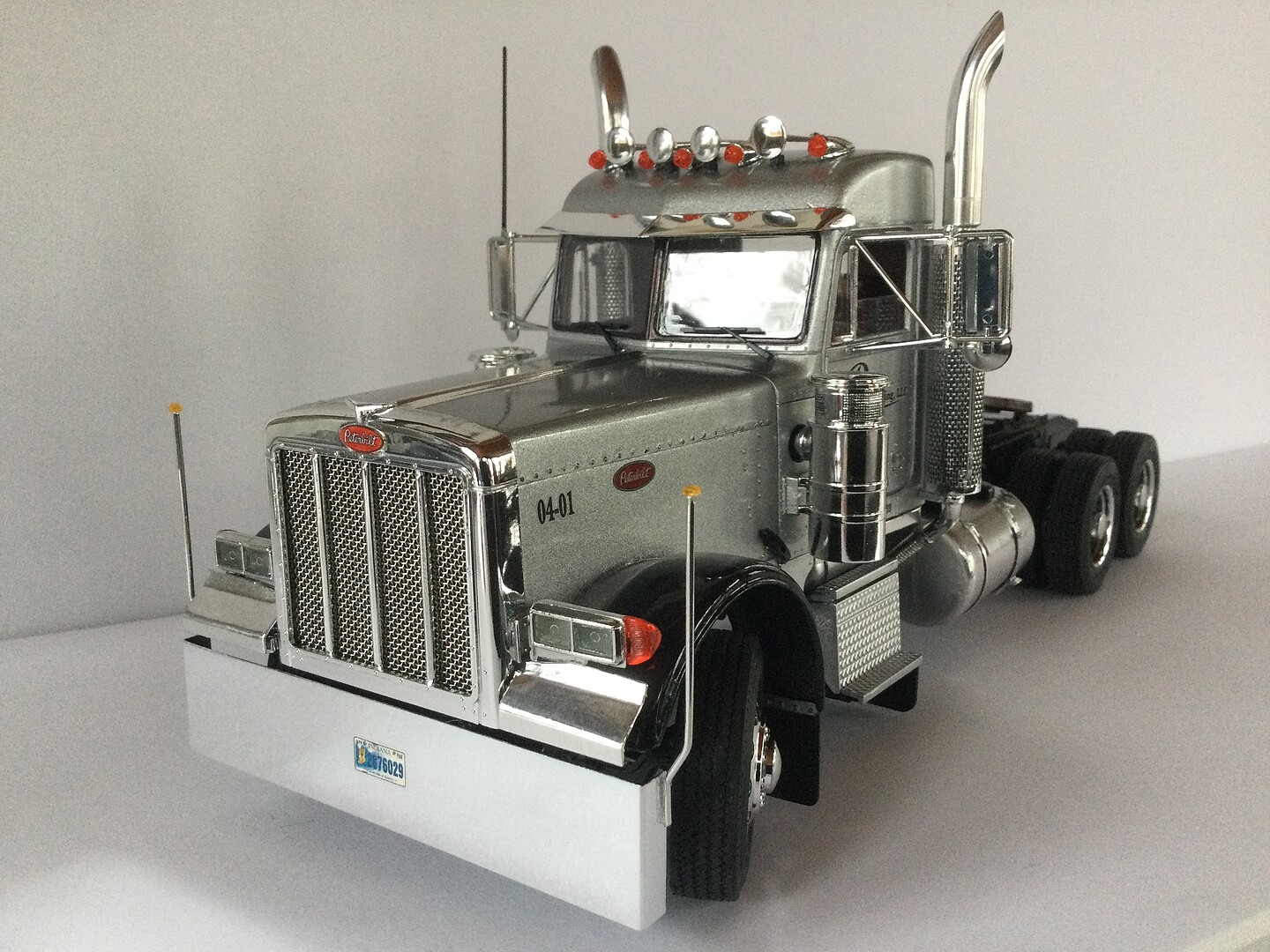 Peterbilt 378 Long Hauler Semi Tractor -- Plastic Model Truck Vehicle ...