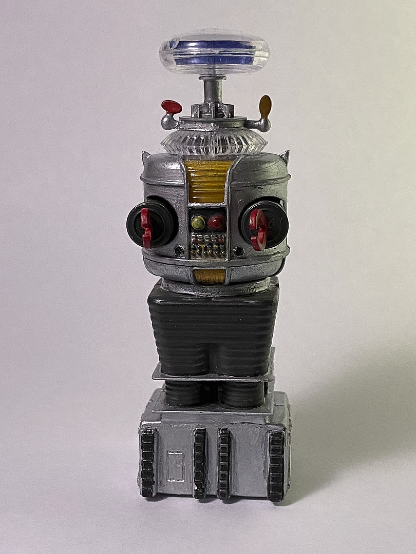Lost in Space 2009 Model Kit # 418 Moebius Robot 1 24 for sale online