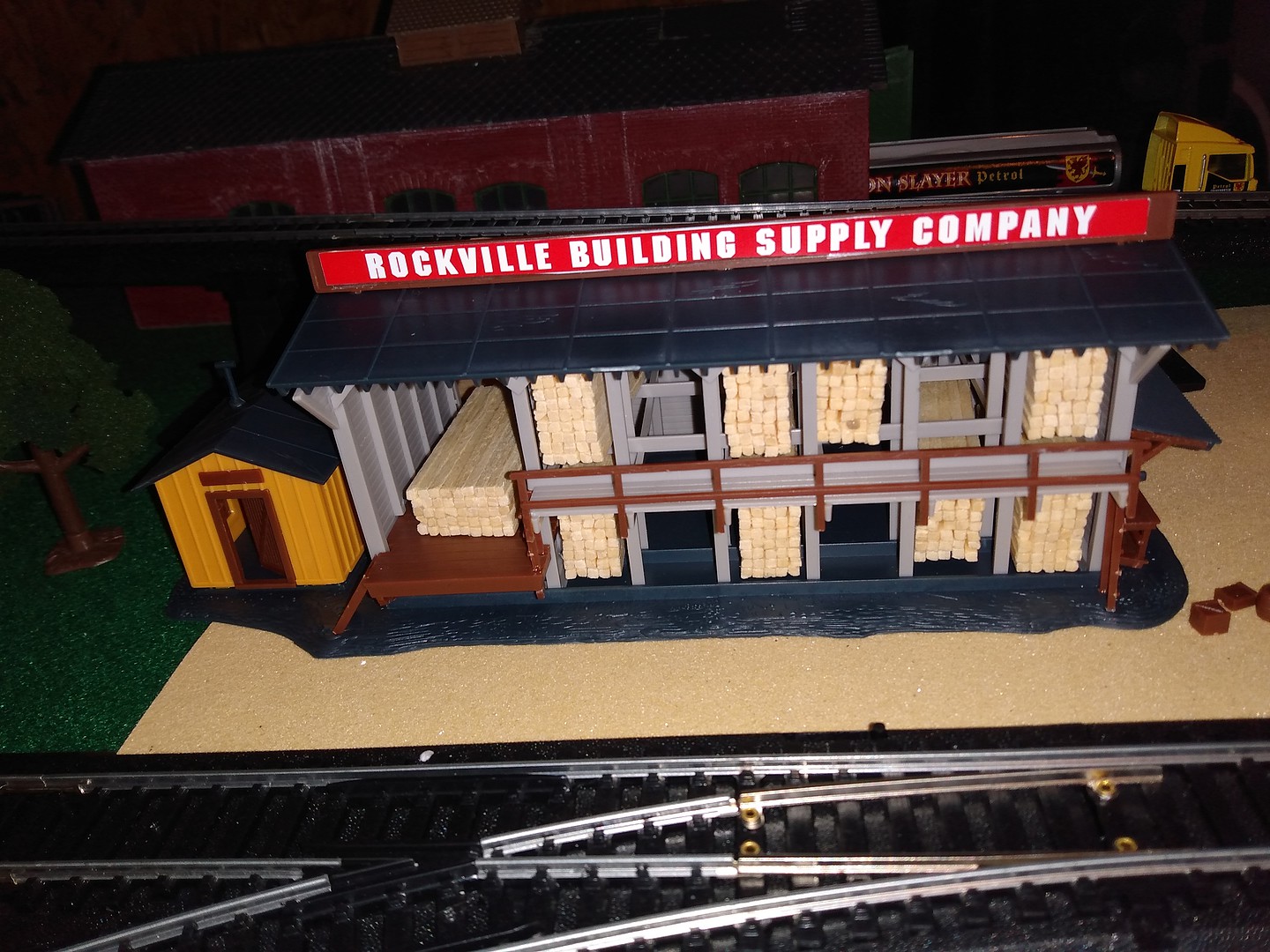 Lumber Yard & Office Kit HO Scale Model Railroad Building 750 pictures by keigleyjames
