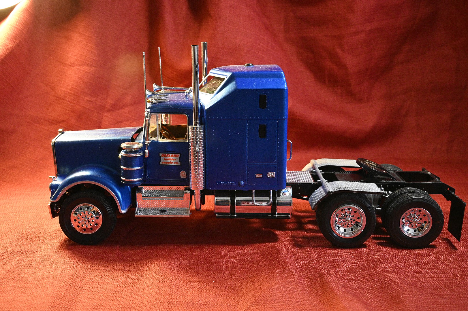 Kenworth W900 -- Plastic Model Truck Kit -- 1 25 Scale -- #851507 