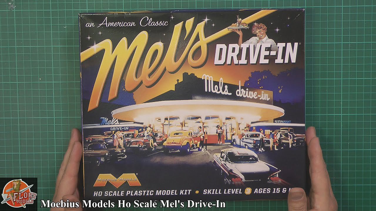 Moebius Models 2935 American Classic Mel's Drive-In Assembled 