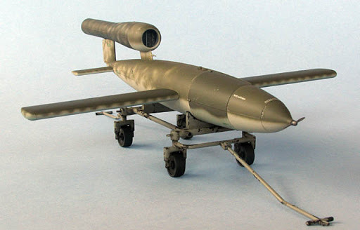 1/18 PEGASUS PRE BUILT  V-1 ROCKET FLYING BOMB GERMAN SOLDIER Vengeance weapon