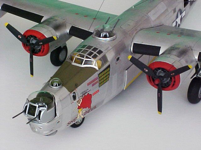 US B-24J Liberator W/Interior -- Plastic Model Airplane Kit -- 1/32 ...