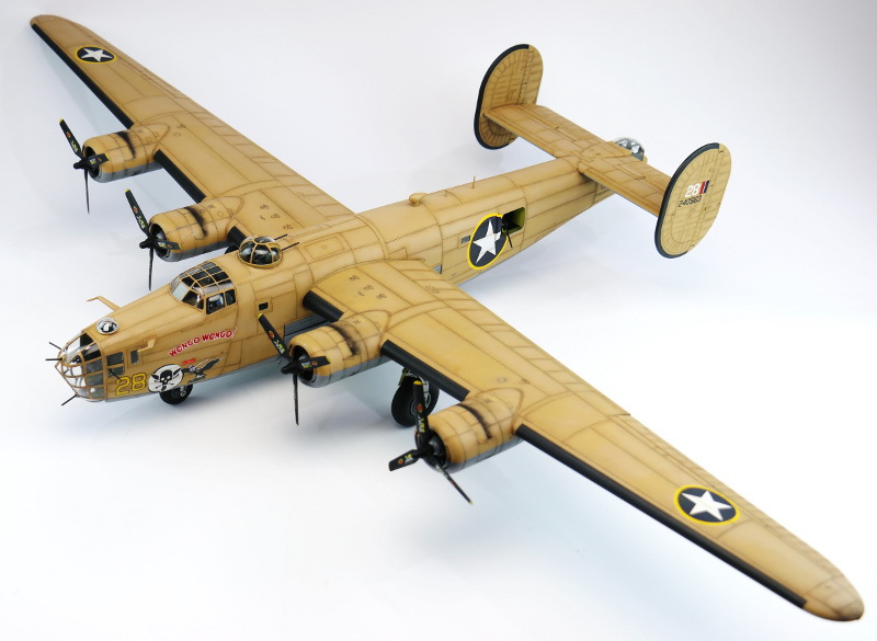 US B-24D Liberator -- Plastic Model Airplane Kit -- 1/32 Scale ...