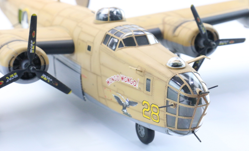 US B-24D Liberator -- Plastic Model Airplane Kit -- 1/32 Scale ...