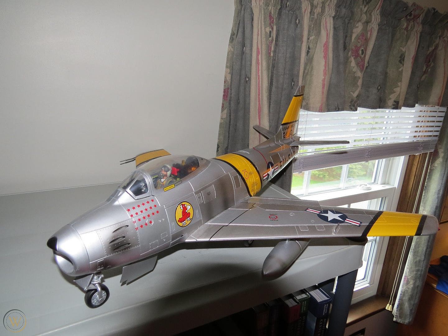 f86f30-sabre-usaf-fighter-plastic-model-airplane-kit-1-18-scale