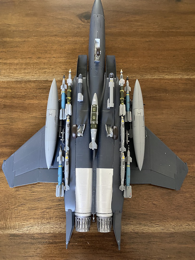 F15E Strike Eagle Dual Roles Fighter -- Plastic Model Aircraft Kit -- 1