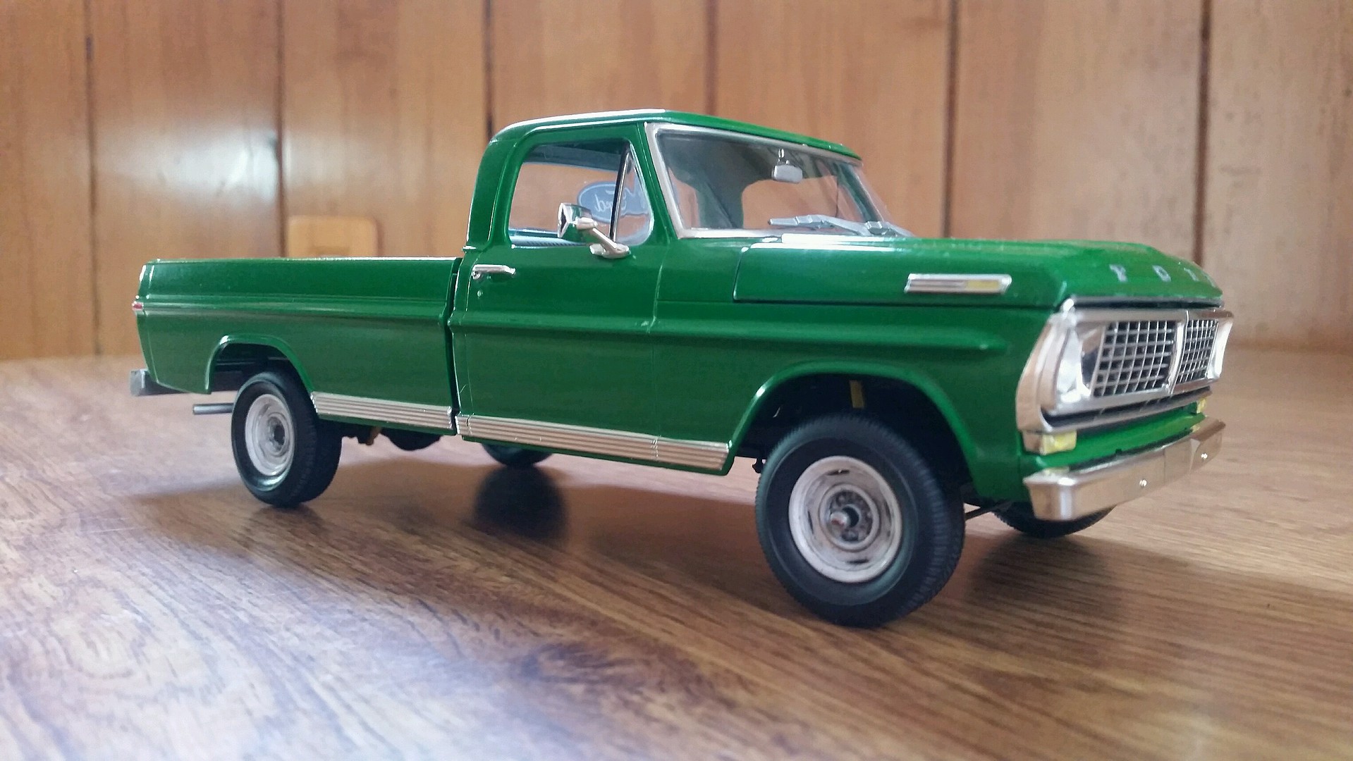 1970 F-100 Ford Custom Cab -- Plastic Model Car Kit -- 1/25 Scale ...