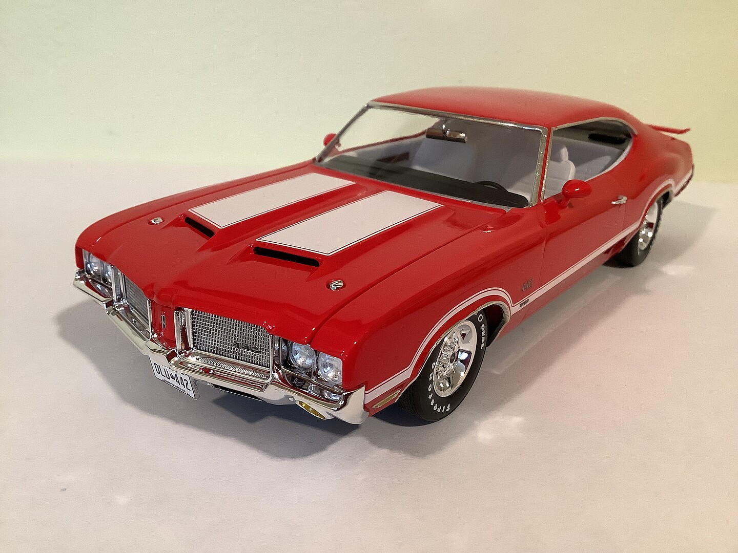 thumbnail image 2 of Revell 4511 '71 Oldsmobile 442 W-30 Model Kit – 1/25 Scale Plastic Car Kit 2 of 5