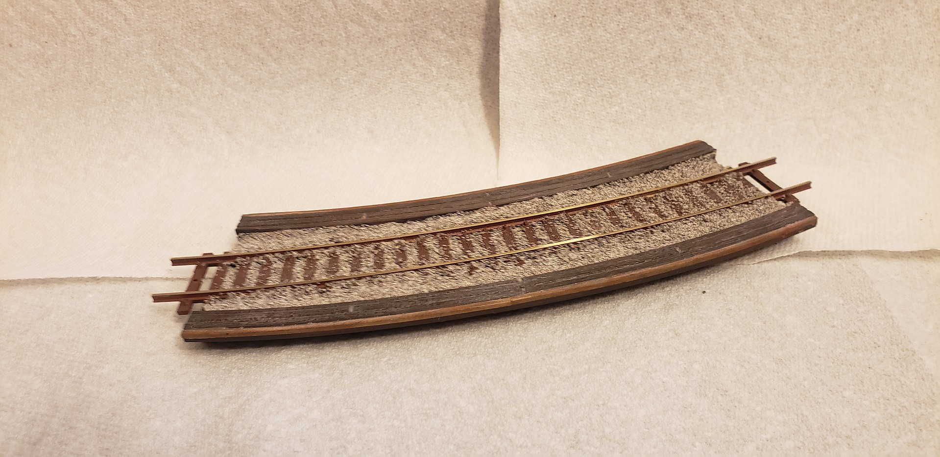 Curved Steel Bridge HO Scale Model Railroad Bridge Kit 21350