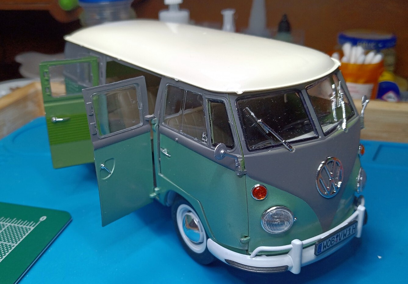 VW T1 Samba Bus Hardtop -- Plastic Model Van Kit -- 1/24 Scale -- #7675 ...