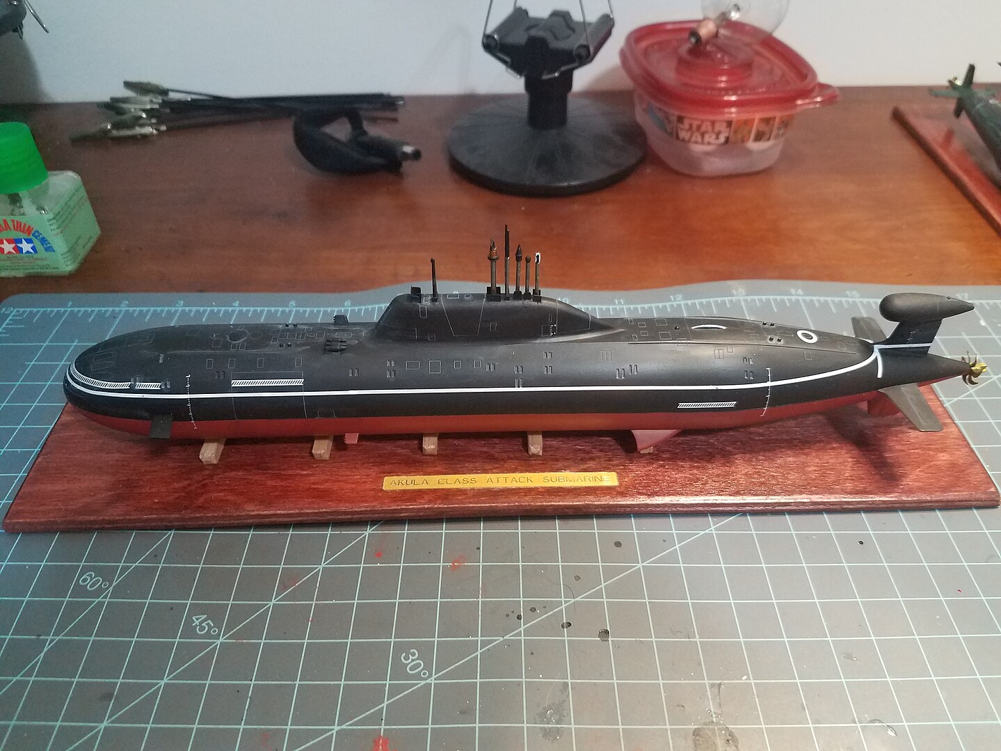 SSN Akula Class Submarine -- Plastic Model Military Ship Kit -- 1/350 ...