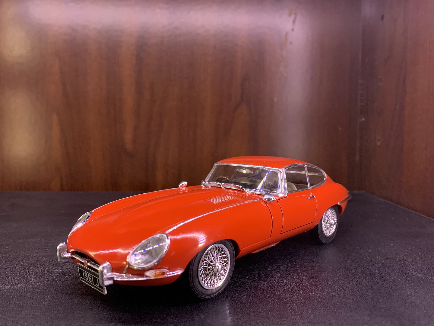 Jaguar E-Type (Coupé) 1:24 Scale Model Kit by Revell