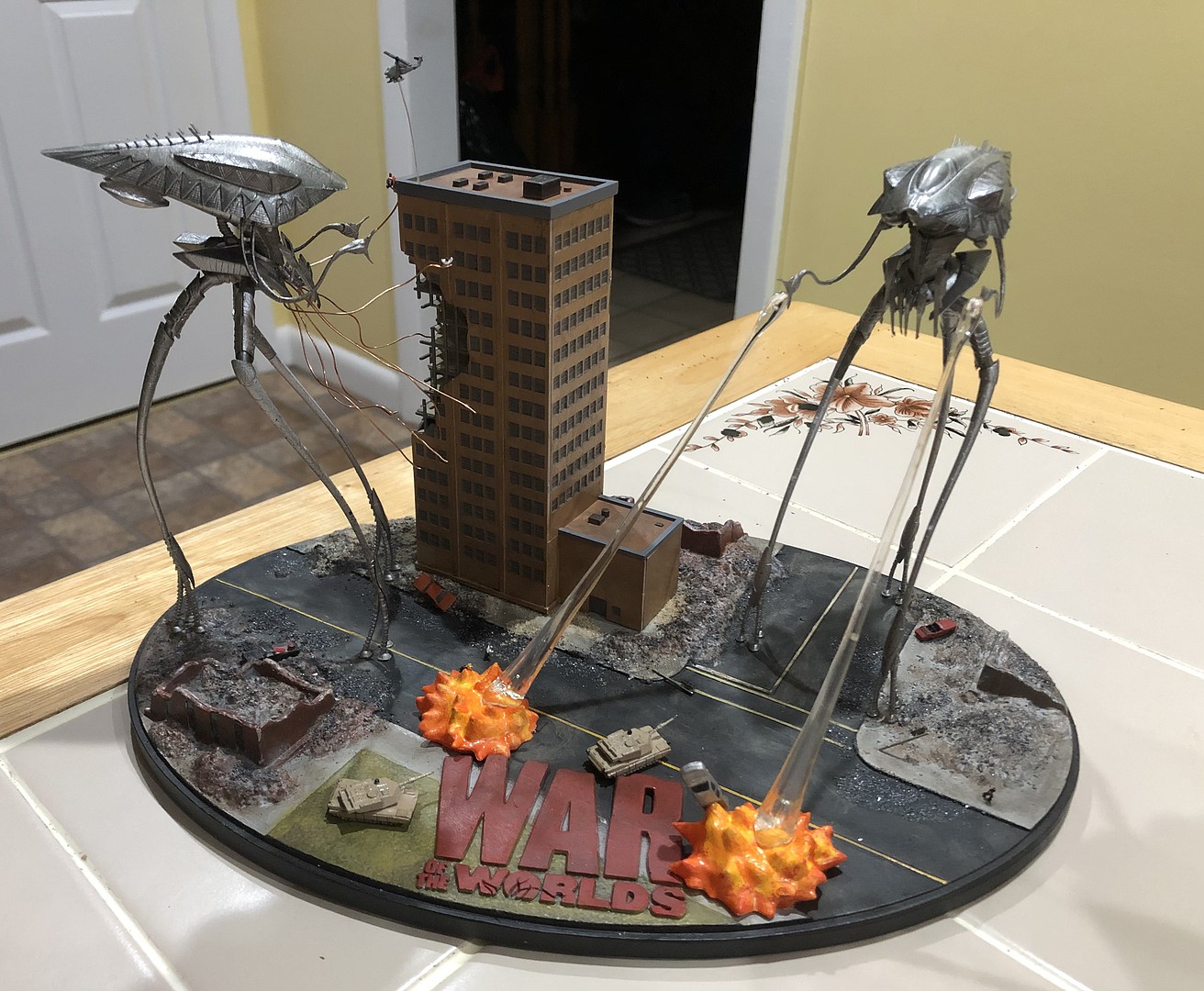 war of the worlds 2005 tripod toy