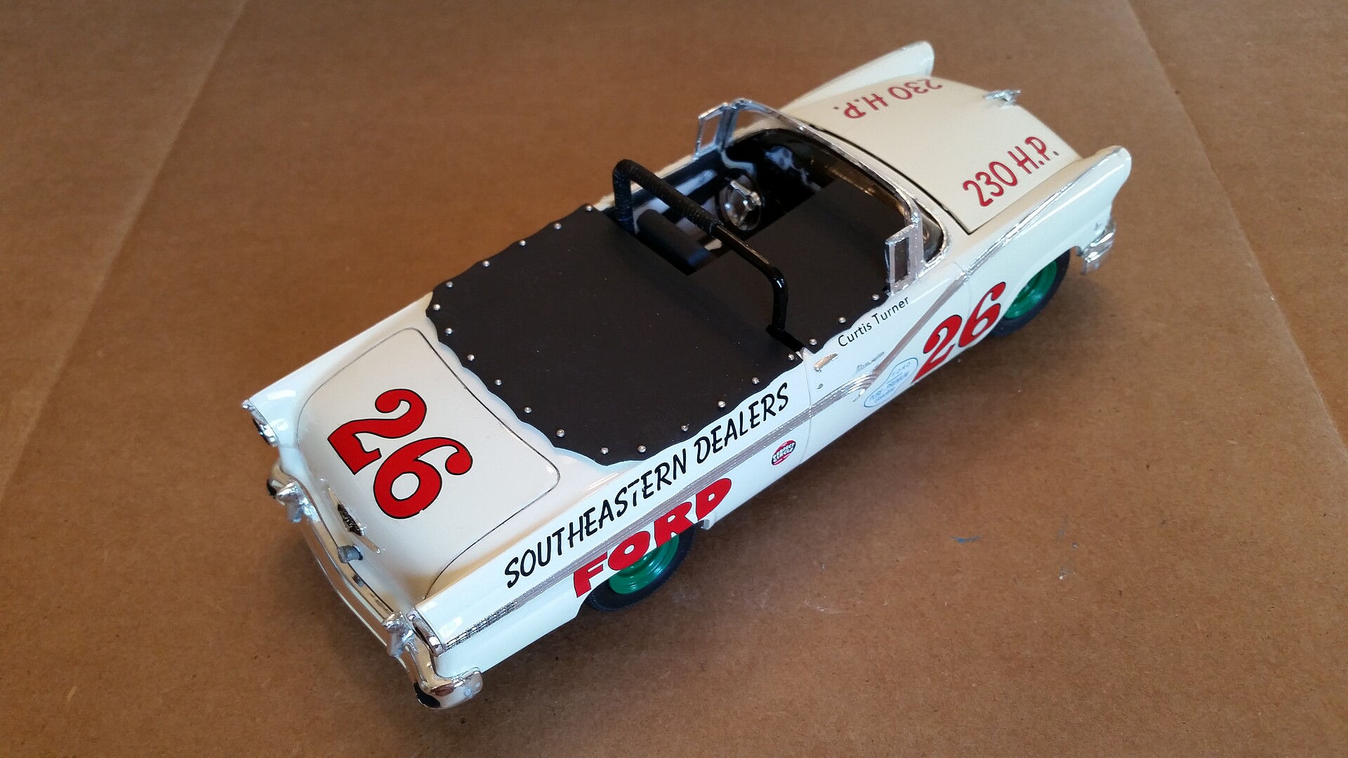 1956 Ford Victoria Hardtop Plastic Model Truck Vehicle Kit 1 25 