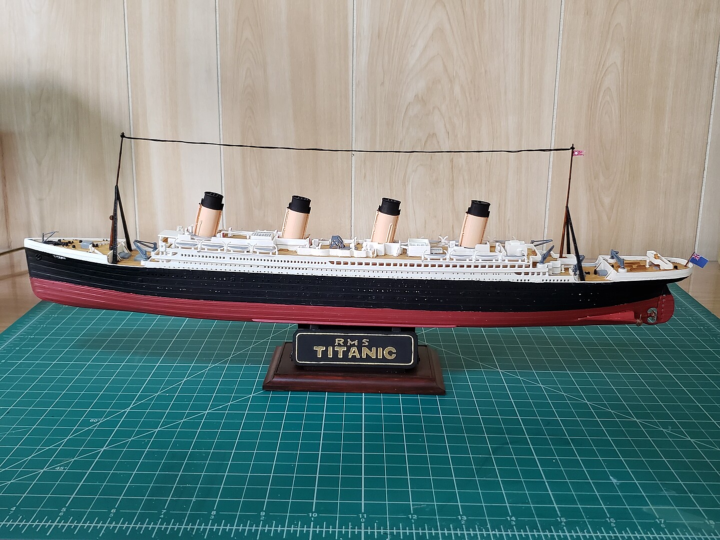 Trumpeter 81301 1/550 Titanic With Light Version Assembly Model