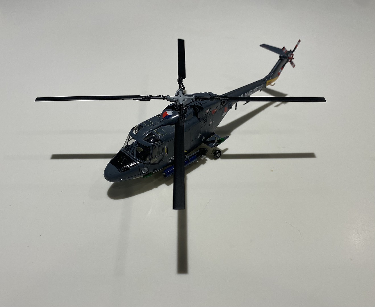 Royal Navy Lynx HAS.2 -- Plastic Model Helicopter Kit -- 1/72 Scale ...