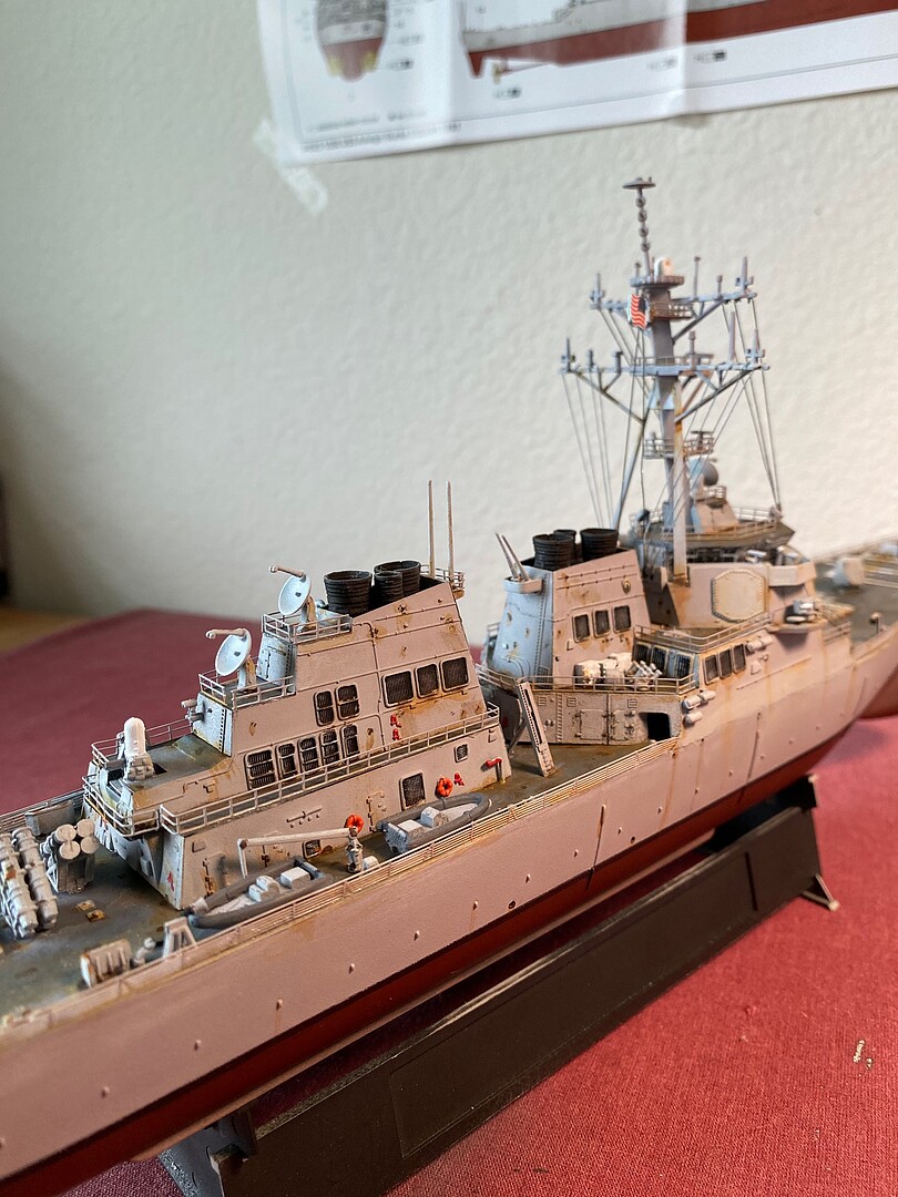 USS Arleigh Burke DDG51 Guided Missile Destroyer -- Plastic Model Kit ...