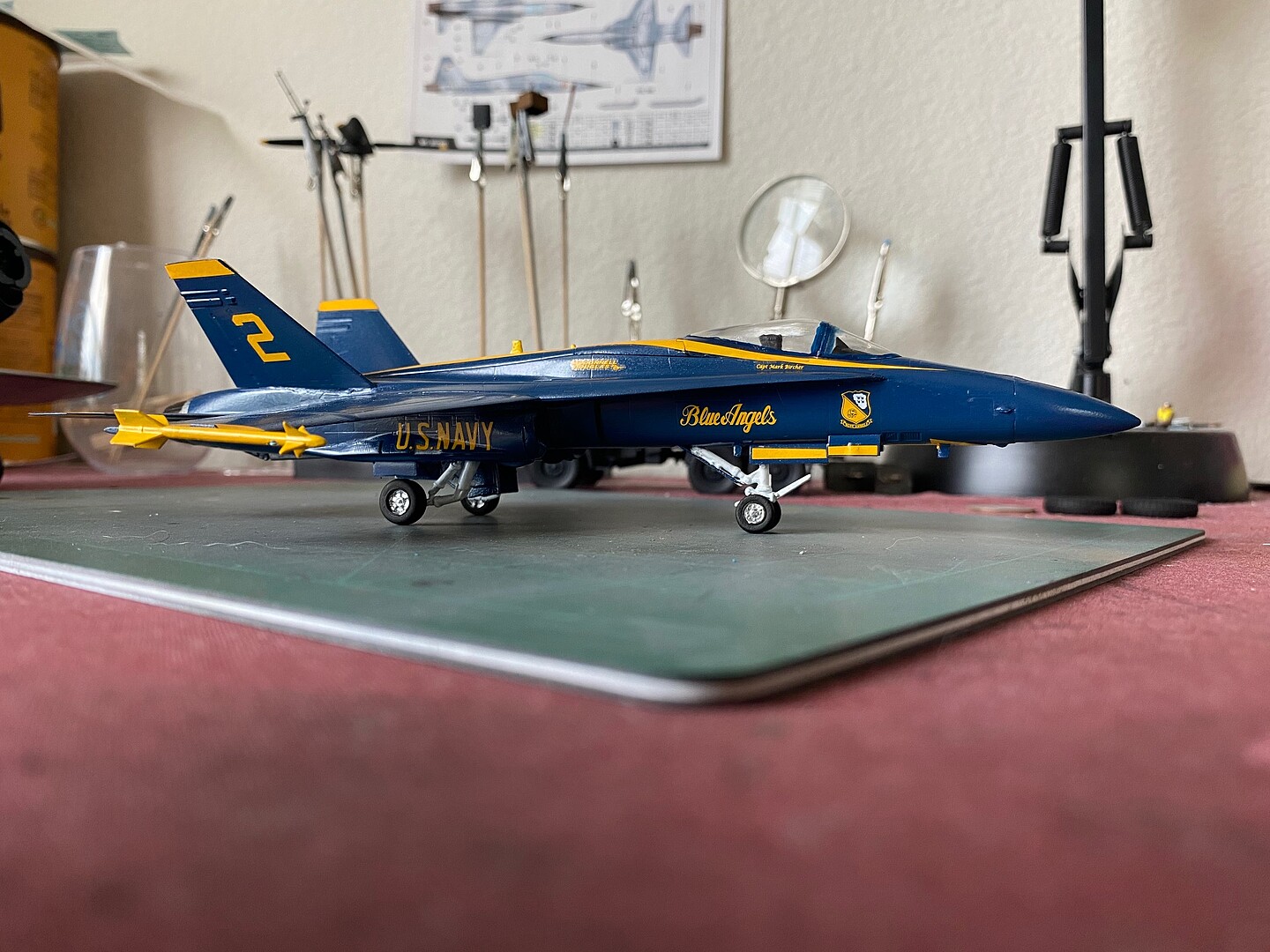 F/A18A Blue Angels Aircraft Plastic Model Airplane Kit 1/72 Scale