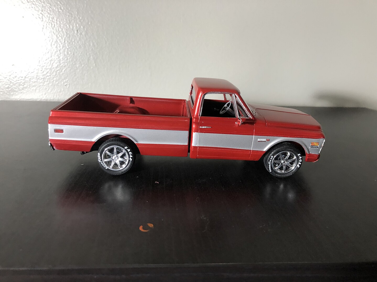 1972 Chevy Pickup Truck w/CocaCola Vend Machine Plastic Model Car