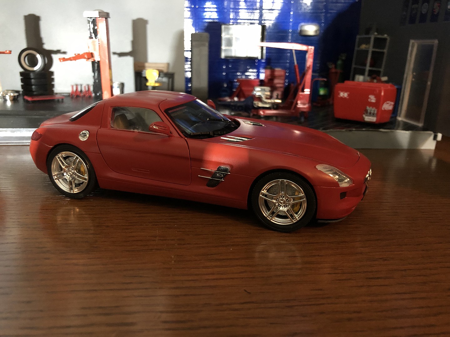 Maquette Mercedes - Benz SLS AMG à coller et peindre 1/24 Revell 07100