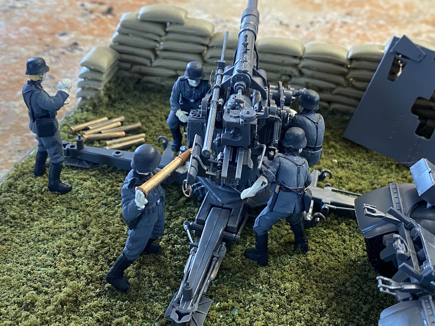 Maquette Tamiya – Canon Allemand 88 Mm Flak 36/37 – échelle 1/35 – Kit Statique – Avec Moto Et 9 Figurines – Dès 14 Ans