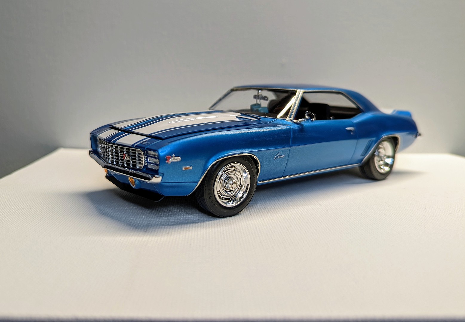 1969 Camaro Z28 RS -- Plastic Model Car Kit -- 1/25 Scale -- #857457 ...