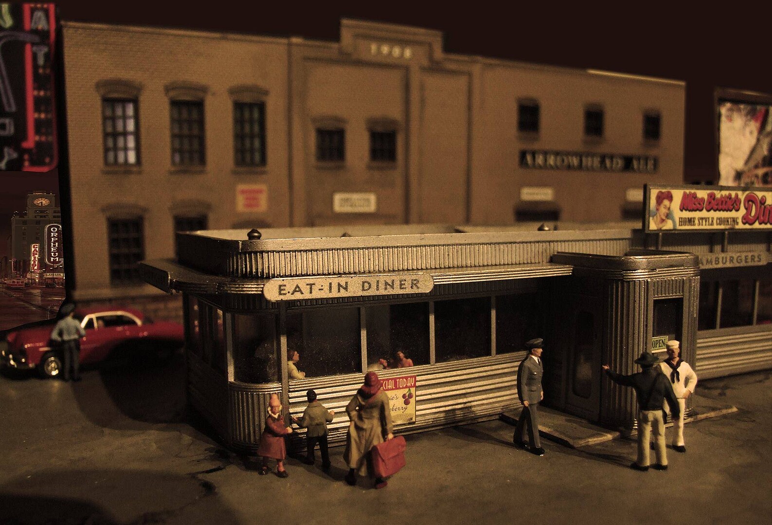 Gallery Pictures Walthers Miss Bettie's Diner - Kit - 6 x 2-7/8 x 1-5/8 ...