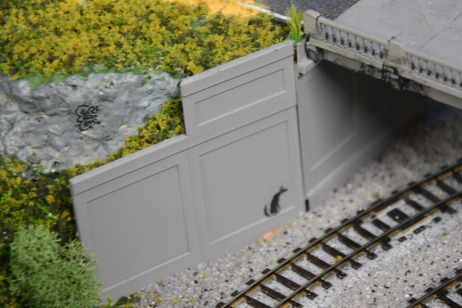 Gallery Pictures Walthers Urban Retaining Walls Kit - N-Scale