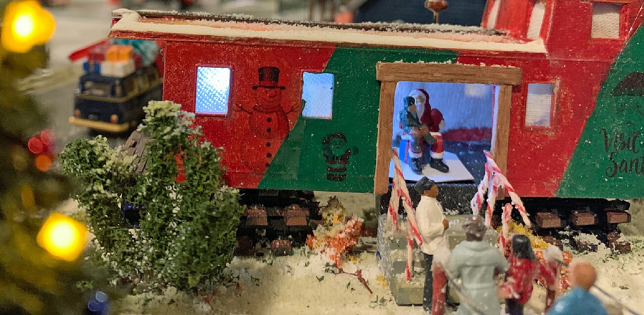 Christmas Figures HO Scale Model Railroad Figure 15920 pictures