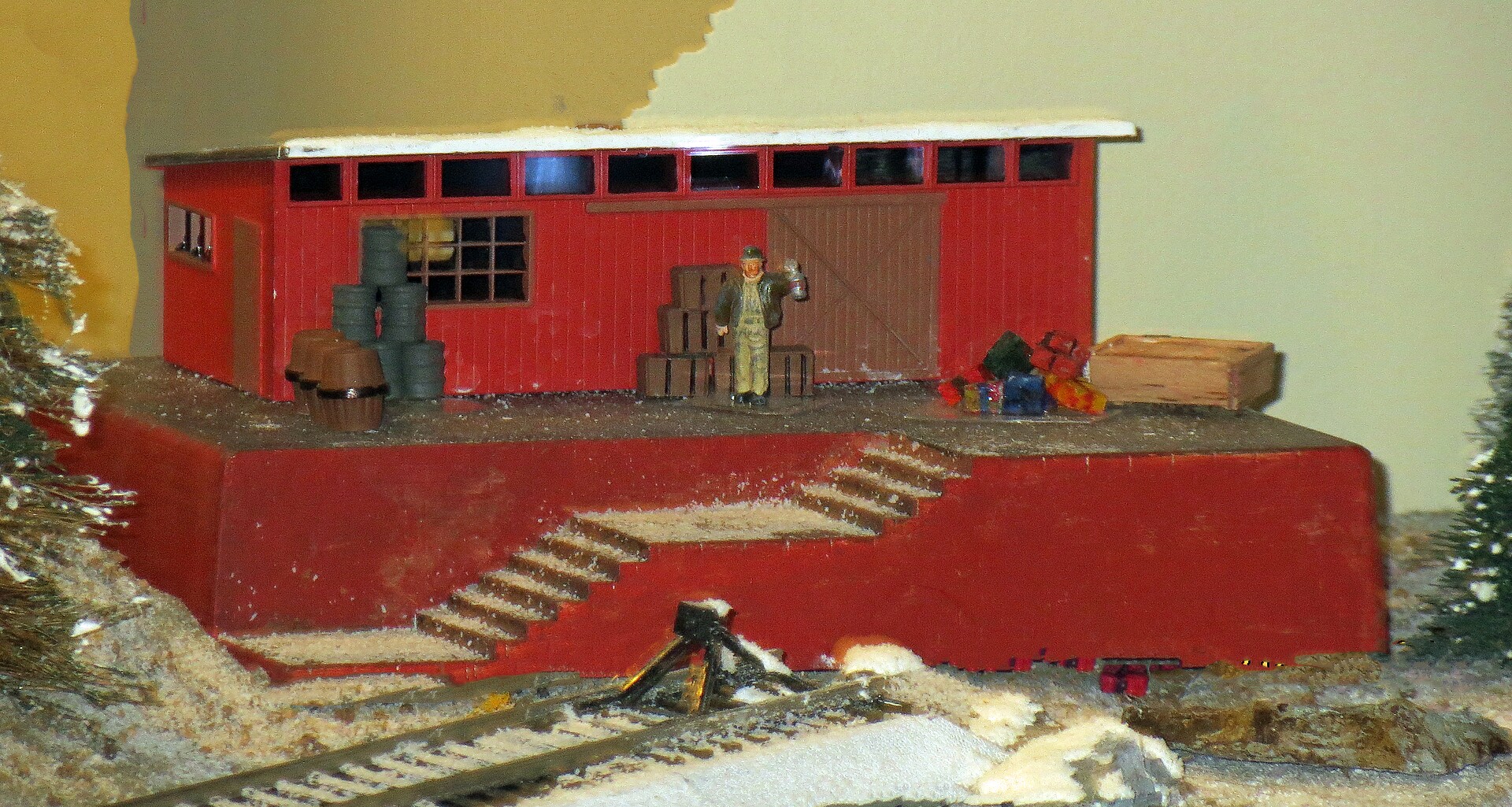 wayside-warehouse-w-whistle-kit-ho-scale-model-railroad-building