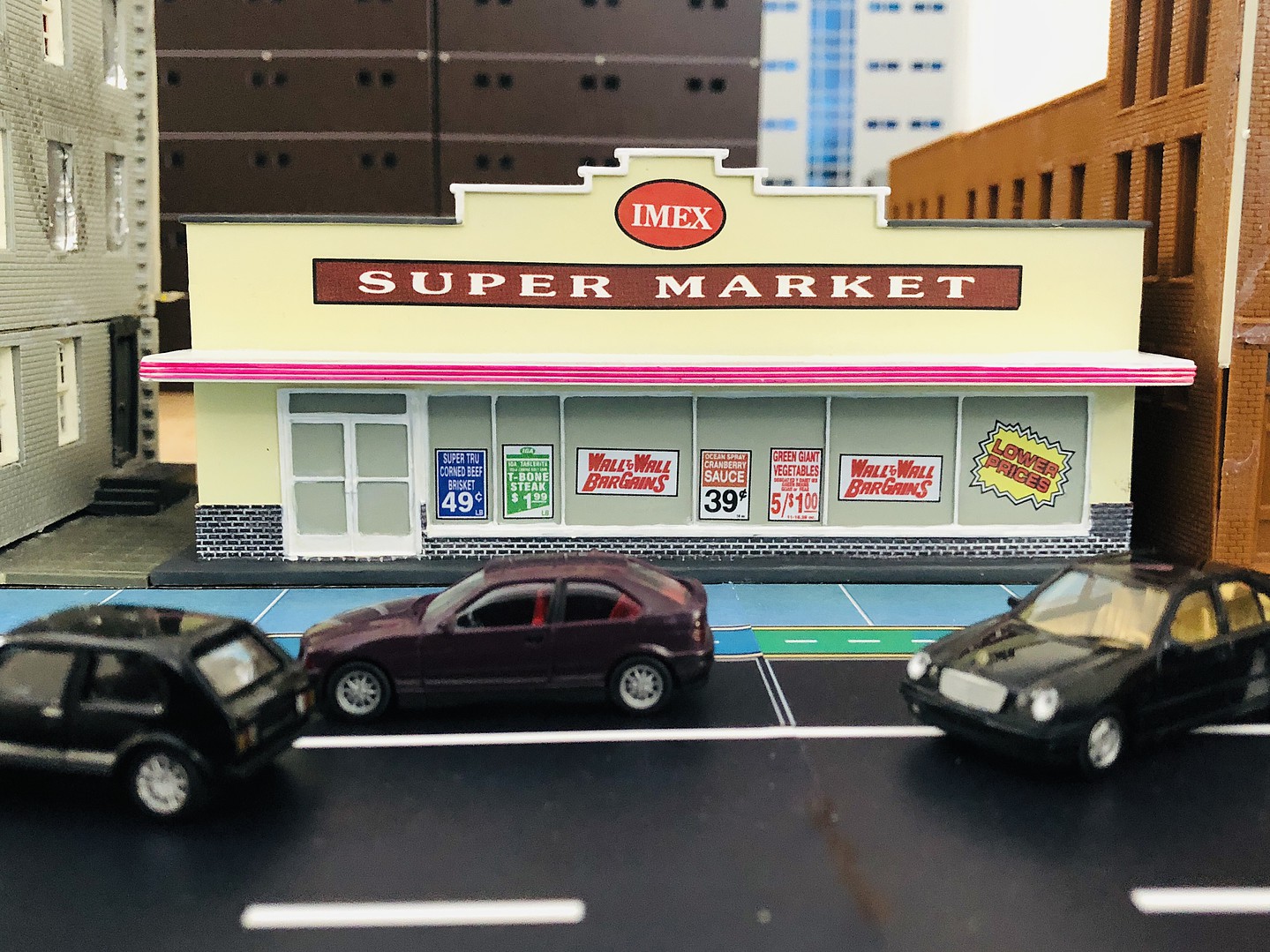 Supermarket Assembled PermaScene HO Scale Model Railroad Building