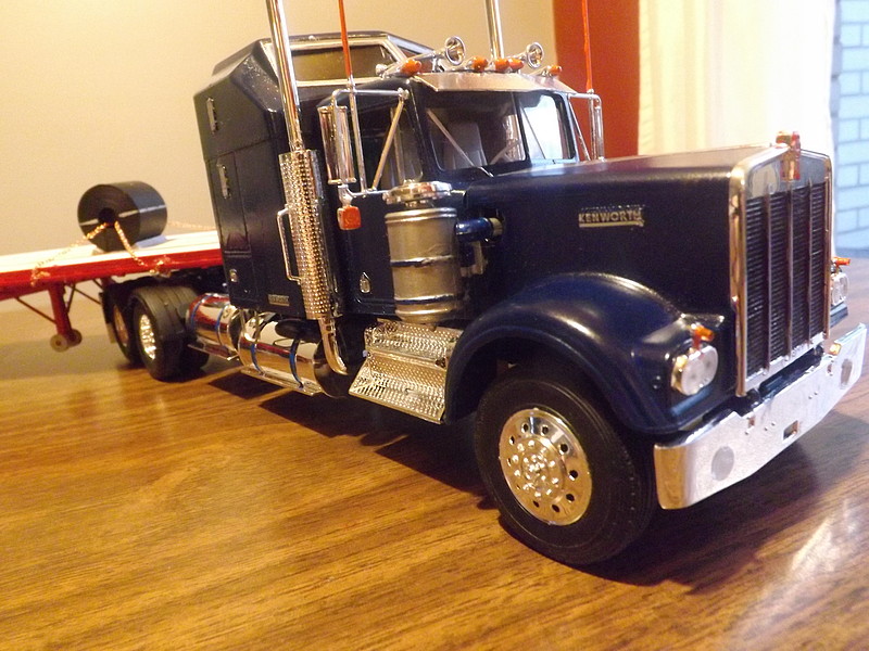 Kenworth W900 -- Plastic Model Truck Kit -- 1/25 Scale -- #851507 ...