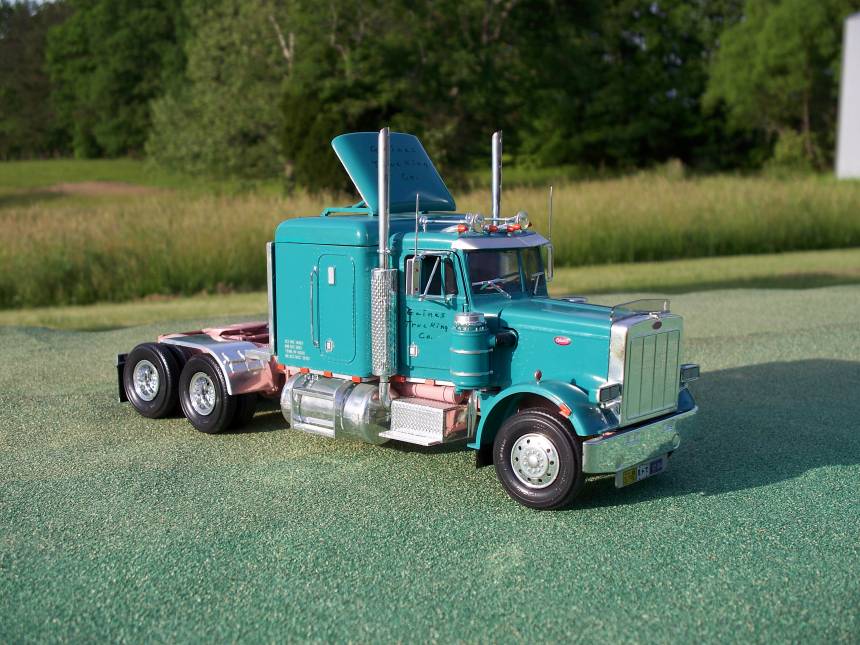 Peterbilt 359 Conventional -- Plastic Model Vehicle Kit -- 1/25 Scale ...