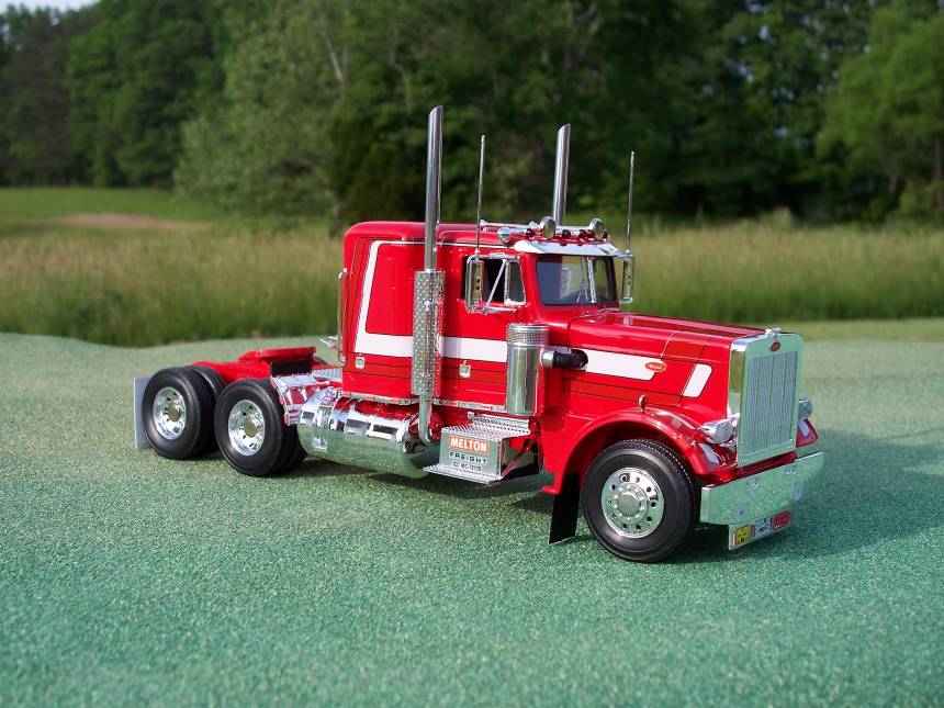 Peterbilt 359 Conventional -- Plastic Model Truck Kit -- 1/25 Scale ...