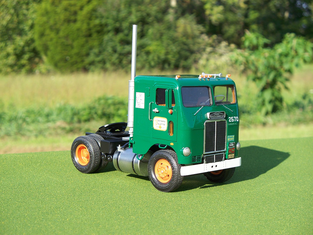 White Freightliner Dual Drive Tractor -- Plastic Model Tractor Truck ...