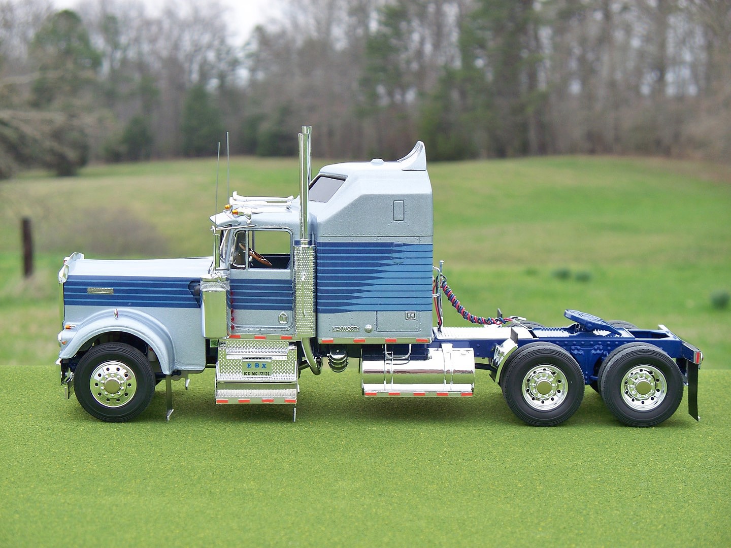 Kenworth W900 -- Plastic Model Truck Kit -- 1/25 Scale -- #851507 ...