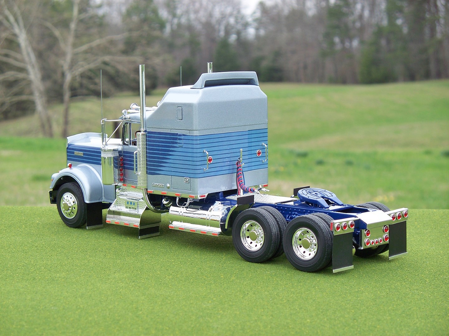 Kenworth W900 -- Plastic Model Truck Kit -- 1/25 Scale -- #851507 ...