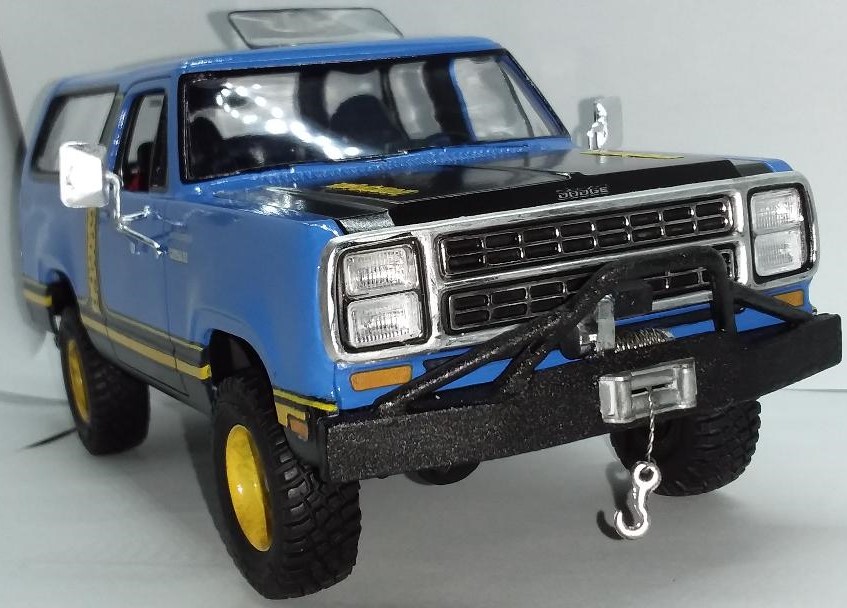 MPC 901 1/25 1978 Dodge D100 Custom Pickup Skill Level 2 Model Kit MPC 901 1/25 1978 Dodge D100 Custom Pickup Skill Level 2 Model Kit