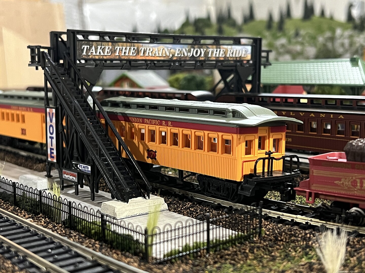 Pedestrian Bridge Snap Kit HO Scale Model Railroad Bridge 45172