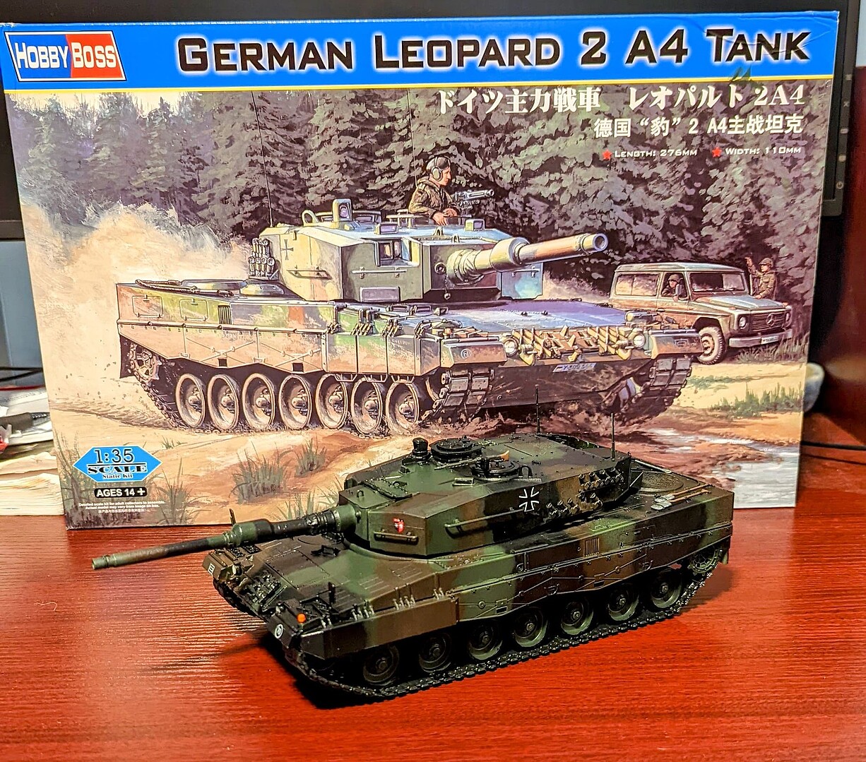 HobbyBoss German Leopard 2 A4 Tank Plastic Model Military Vehicle