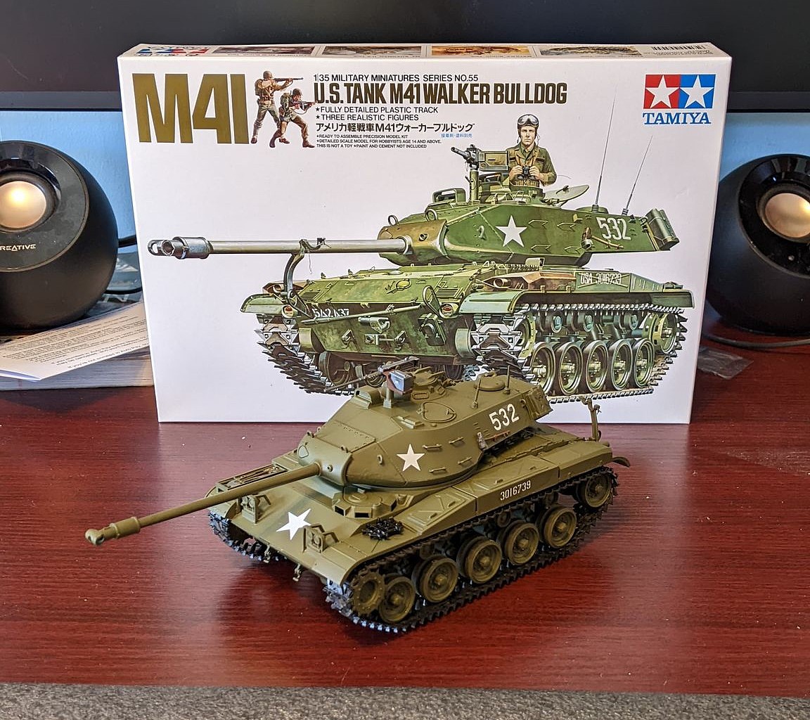 US M41 Walker Bulldog -- Plastic Model Military Vehicle Kit -- 1/35 ...