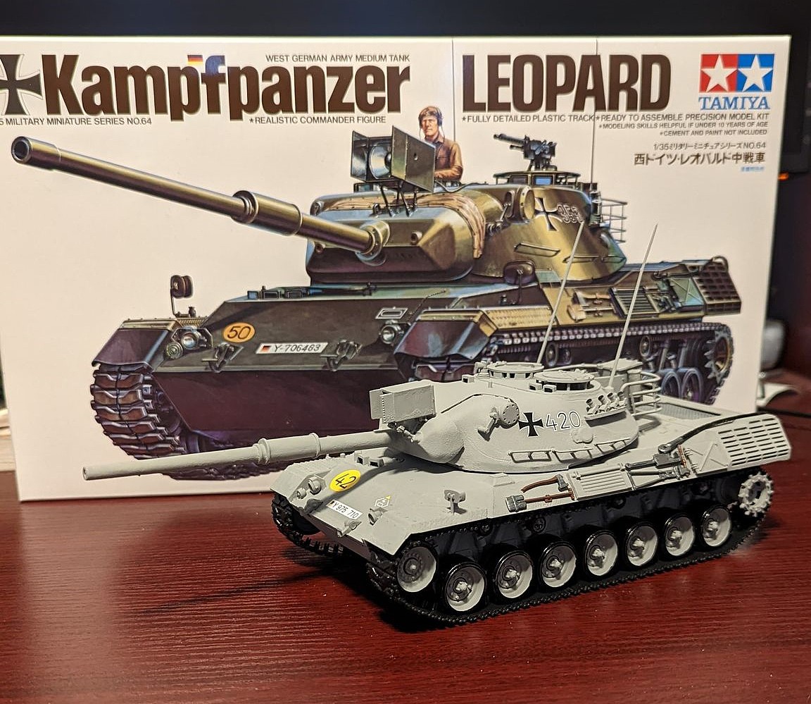 Gallery Pictures Tamiya German Leopard Medium Tank Plastic Model Military  Vehicle Kit 1/35 Scale #35064