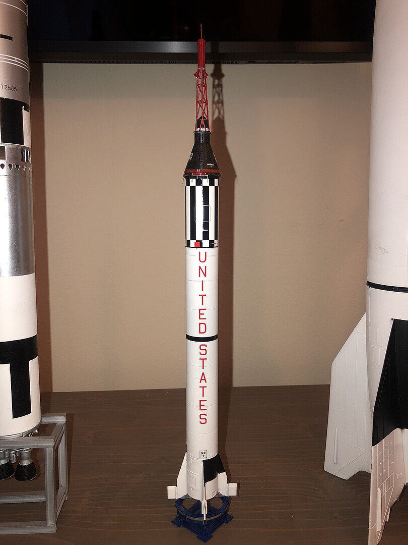 Mercury Spacecraft w/Redstone Booster Plastic Model Space Kit 1/72 Scale 2004 pictures