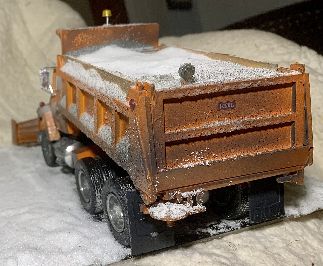 Ford LNT8000 Snow Plow Plastic Model Truck Vehicle Kit 1/25